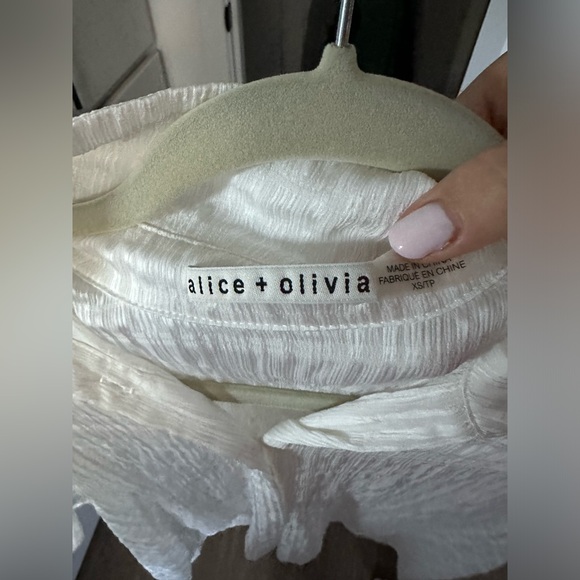 Alice + Olivia Edyth ruffle button down blouse - Picture 3 of 4